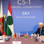 Ministers discussing at C5+1 Regional Connectivity meeting.