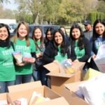 Volunteers assisting fire victims at Santa Anita Park.